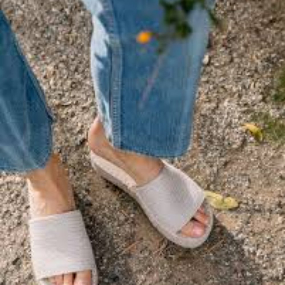 Nordstrom Rack wedges yarn woven slide size 8M
